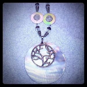 Beautiful Freshwater Pearl Gemstone Necklace